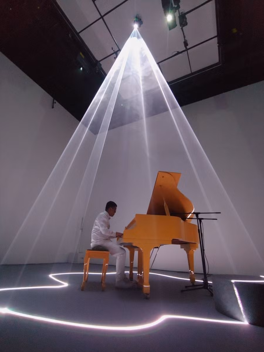 Du khách có thể thưởng thức âm thanh kết hợp hiệu ứng visual art ấn tượng tại khu vực này.