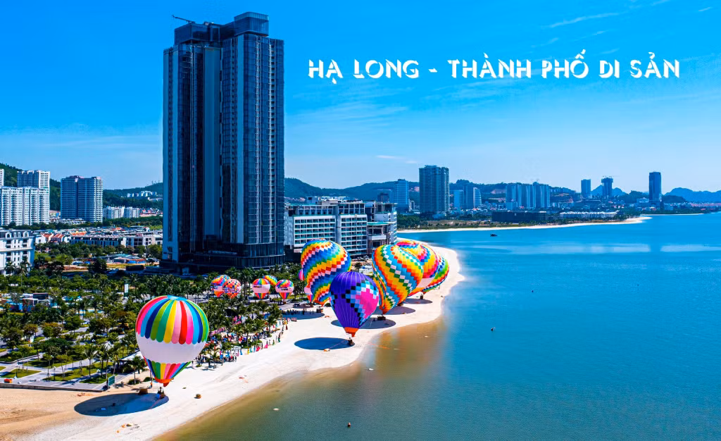 Hạ Long xanh. Ảnh: Vũ Tiến Dũng.