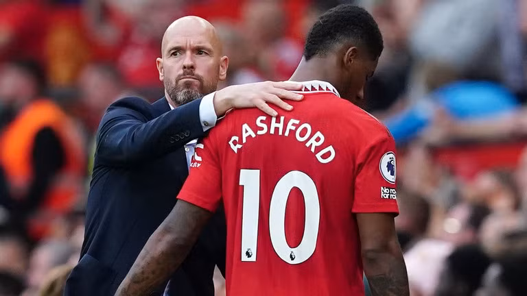 Kể từ khi được tăng lương cao ngất ngưởng, Rashford dính ồn ào đời tư nhiều hơn so với những gì anh cần thể hiện trên sân. Chân sút tuyển Anh được cho mắc bệnh sao và giờ muốn 'lật ghế' Erik ten Hag vì không hài lòng với ông