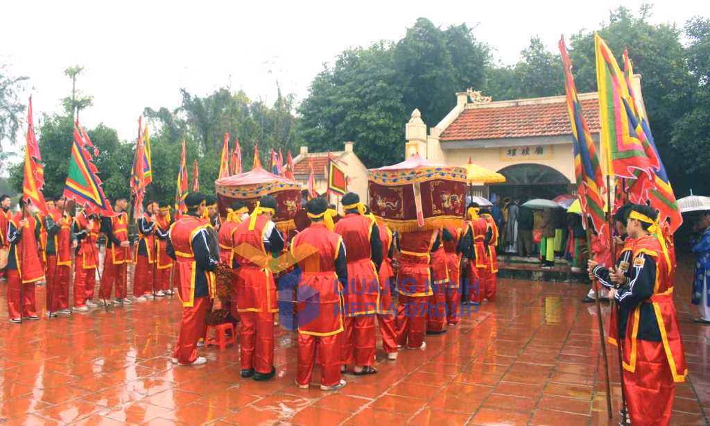 2023-12_Nghi lễ rước thần tại Miếu Rừng Nghè. Ảnh: tư liệu của Trung tâm TTVH huyện Đầm Hà