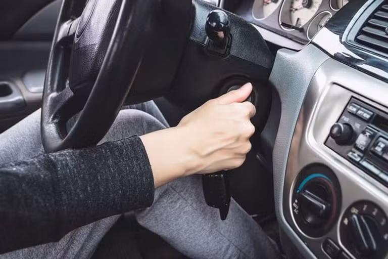 Ngồi lên xe khởi động rồi đi ngay là thói quen cần điều chỉnh của cánh tài xế, nhất là vào mùa đông.