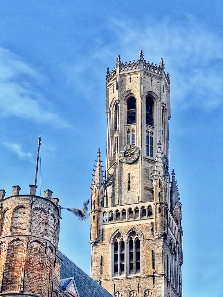 Tháp Belfry. (Ảnh: Hạ Phương)