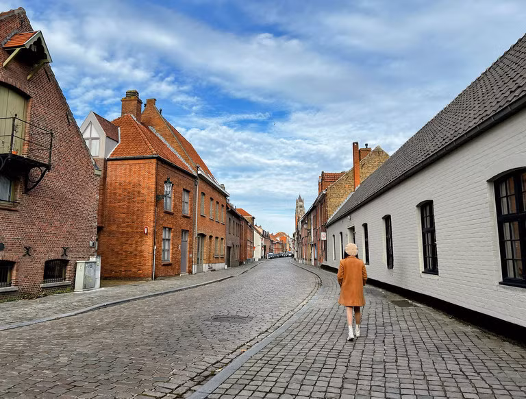 Bruges không quá đông đúc, thích hợp cho những ai muốn tận hưởng phong vịcủa một châu Âu thời trung cổ một cách chậm rãi, thong dong. (Ảnh: Hạ Phương)