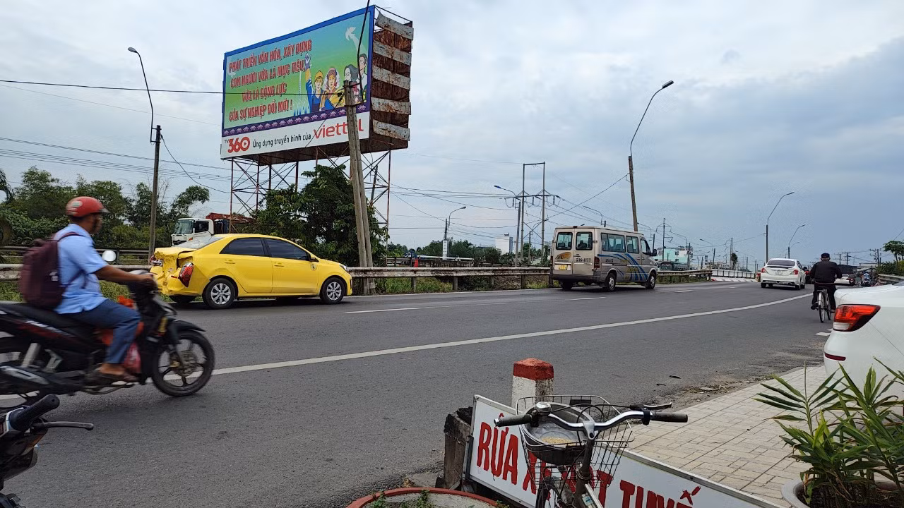 Hiện trường vụ tai nạn giao thông làm người đàn ông tử vong tại chỗ.