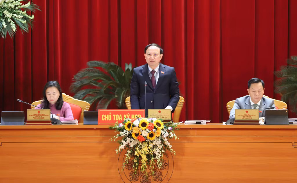 Chủ tọa kỳ họp điều hành 