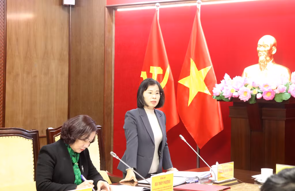 Đồng chí Trịnh Thị Minh Thanh, Phó Bí thư Thường trực Tỉnh ủy, phát biểu tại phiên họp.