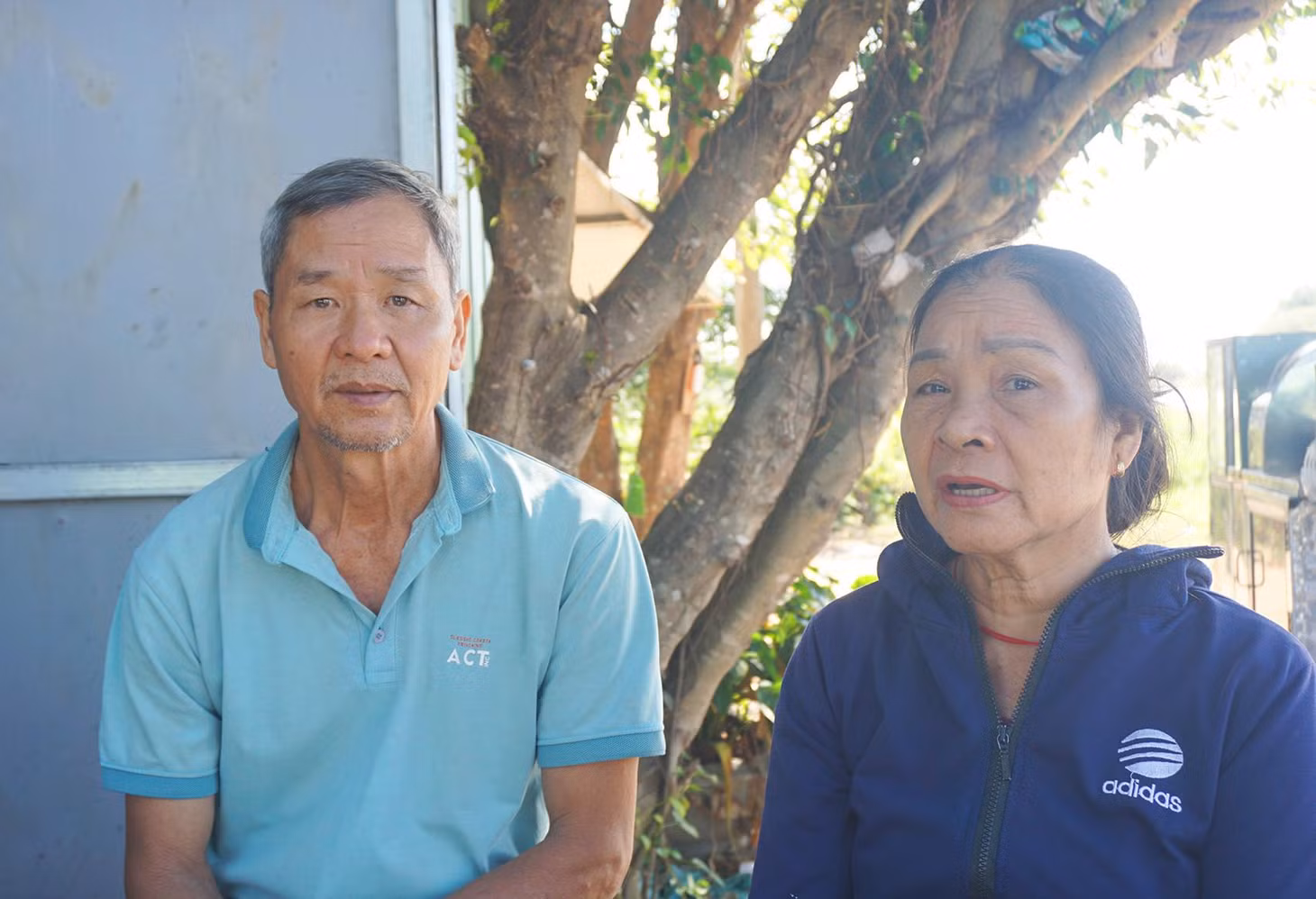 Bố mẹ bị cáo Phan Thanh Văn mong muốn tòa phúc thẩm xem xét lại bản án, giảm nhẹ hình phạt. Ảnh: LK.