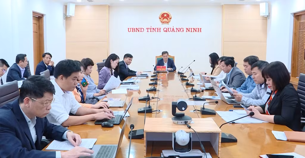 Quang cảnh cuộc họp.