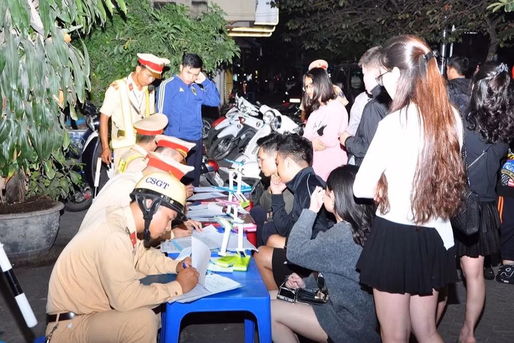Trong vòng 2 tháng, hơn 1.000 trường hợp học sinh, sinh viên ở Hải Phòng vi phạm về an toàn giao thông (Ảnh: Công an cung cấp).