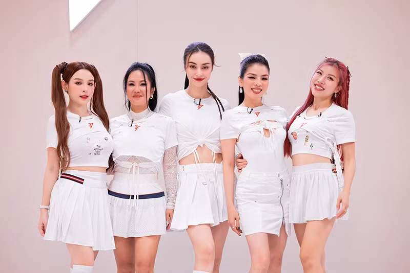 Đội của Lệ Quyên trong công diễn 3 gồm Hồng Nhung, MLee, Huyền Baby, Trang Pháp. Ảnh: Nhà sản xuất