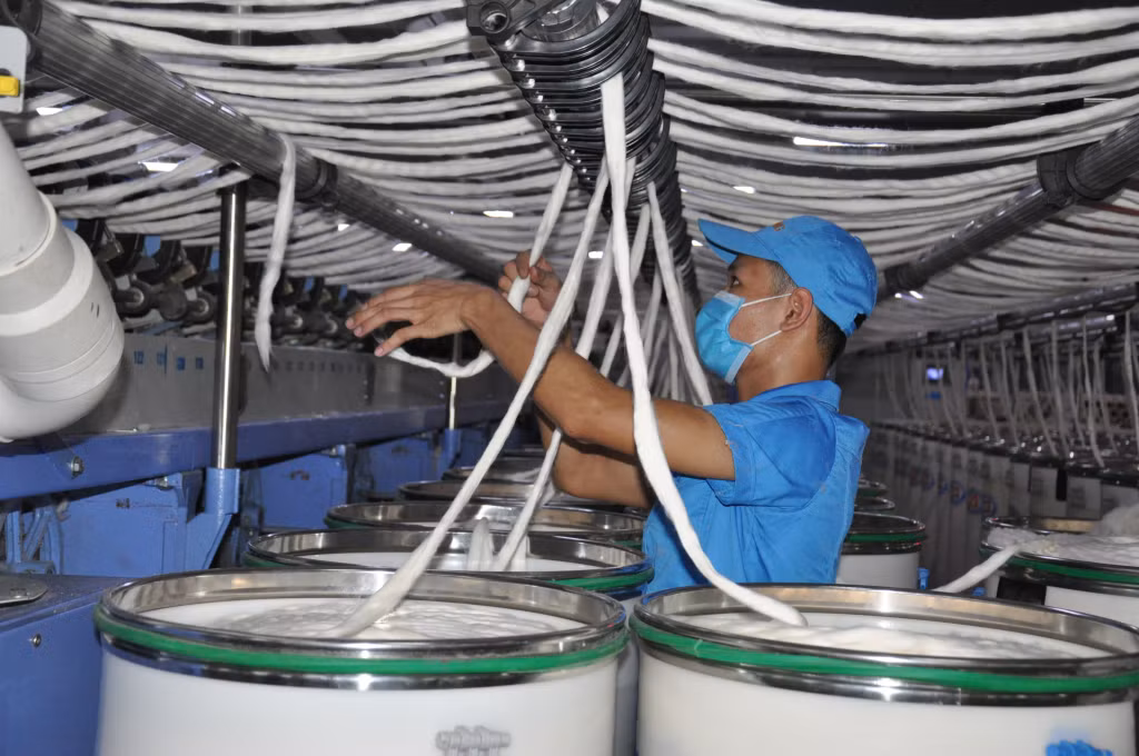 Công nhân làm việc tại Khu Công nghiệp Texhong Hải Hà.