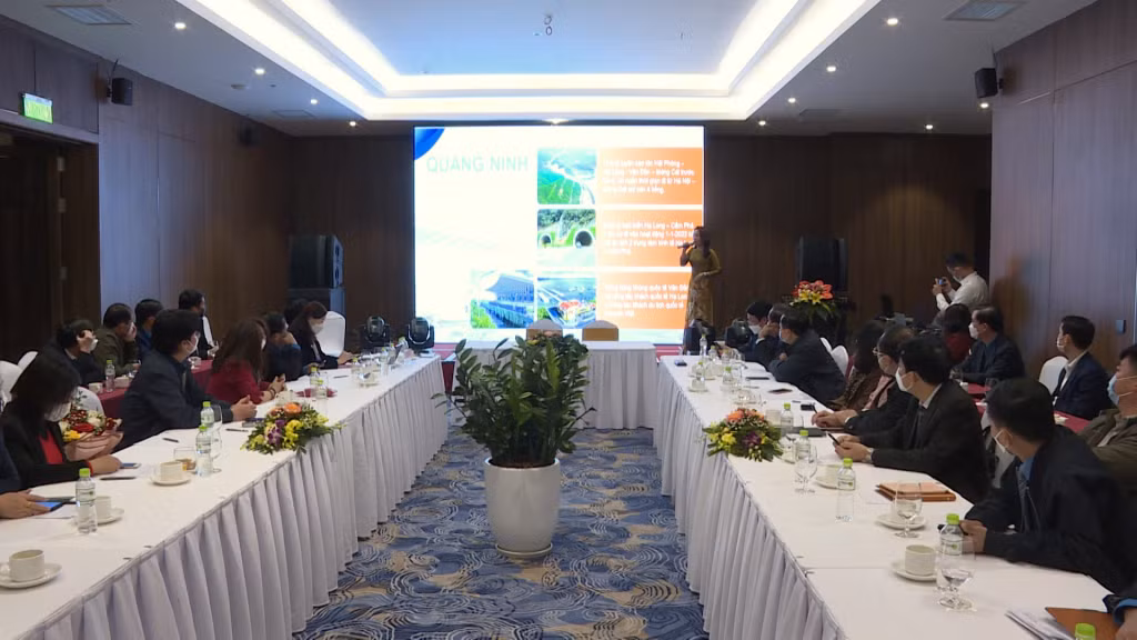 Quang cảnh buổi xúc tiến, kích cầu du lịch Quảng Ninh do Sở Du lịch Quảng Ninh và Trung tâm lữ hành Heritage phối hợp thực hiện.