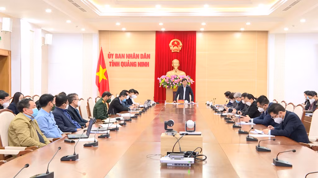 Chủ tịch UBND tỉnh Nguyễn Tường Văn chủ trì hội nghị về công tác phòng, chống dịch Covid-19.