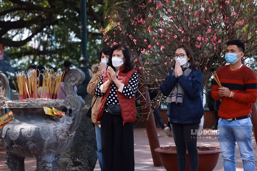 Lễ chùa đầu năm là nét đẹp văn hoá của người Việt. Ảnh: Hải Nguyễn