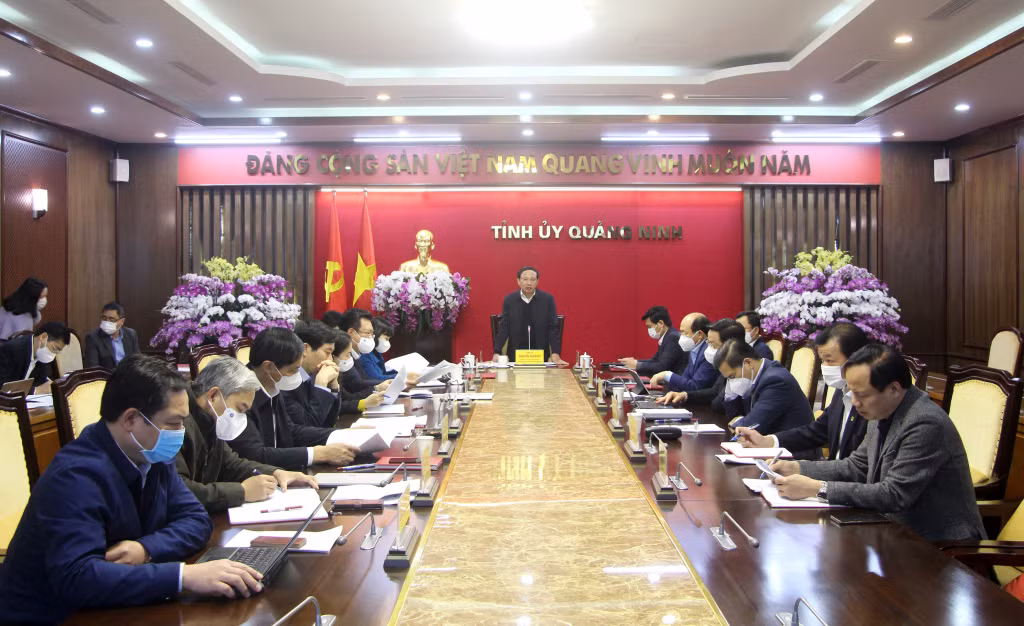 Đồng chí Nguyễn Xuân Ký, Ủy viên Trung ương Đảng, Bí thư Tỉnh ủy, Chủ tịch HĐND tỉnh, chủ trì hội nghị.