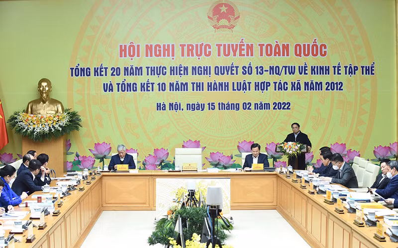 Thủ tướng Phạm Minh Chính chủ trì Hội nghị trực tuyến toàn quốc tổng kết 20 năm thực hiện Nghị quyết số 13-NQ/TW về kinh tế tập thể và tổng kết 10 năm thi hành Luật Hợp tác xã năm 2012.