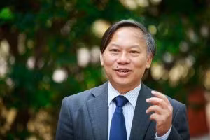 Giáo sư, Tiến sĩ Nguyễn Quang Ngọc.