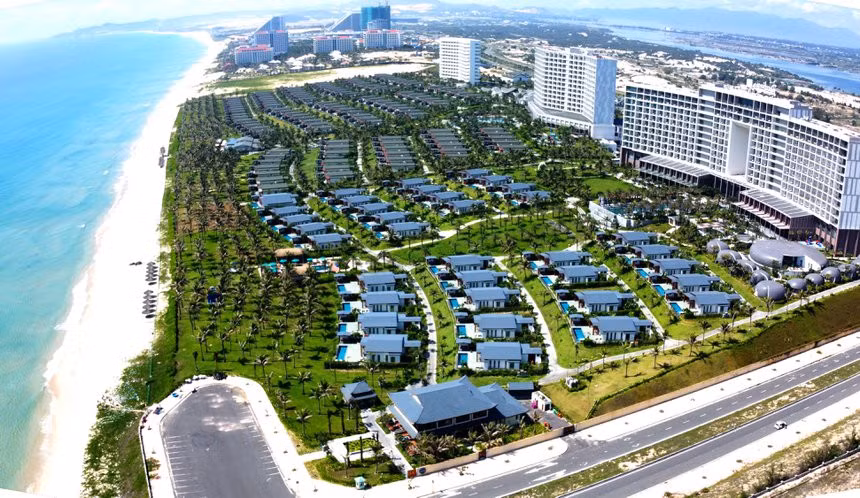 Khu du lịch Bãi Dài có lợi thế và đã được quy hoạch thành trung tâm du lịch, dịch vụ chuẩn quốc tế. Ảnh: An Bình.