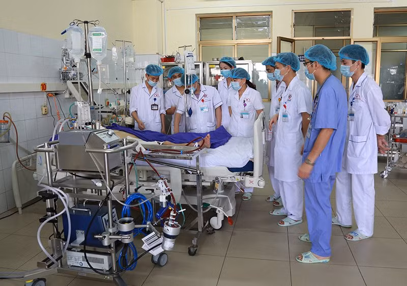 Áp dụng kỹ thuật ECMO tại Bệnh viện Đa khoa tỉnh giúp mang lại cơ hội sống cho bệnh nhân nặng.