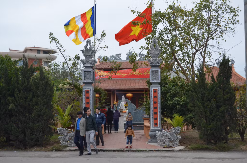 Đền Cái Lân thờ mẫu đệ tam.