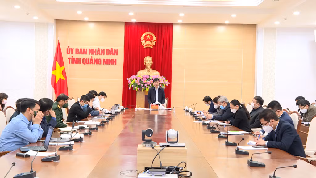 Chủ tịch UBND tỉnh Nguyễn Tường Văn kết luận hội nghị.