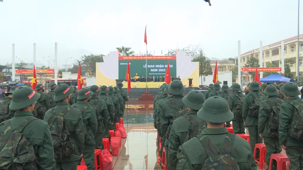 Quang cảnh buổi lễ giao nhận quân tại huyện Ba Chẽ.