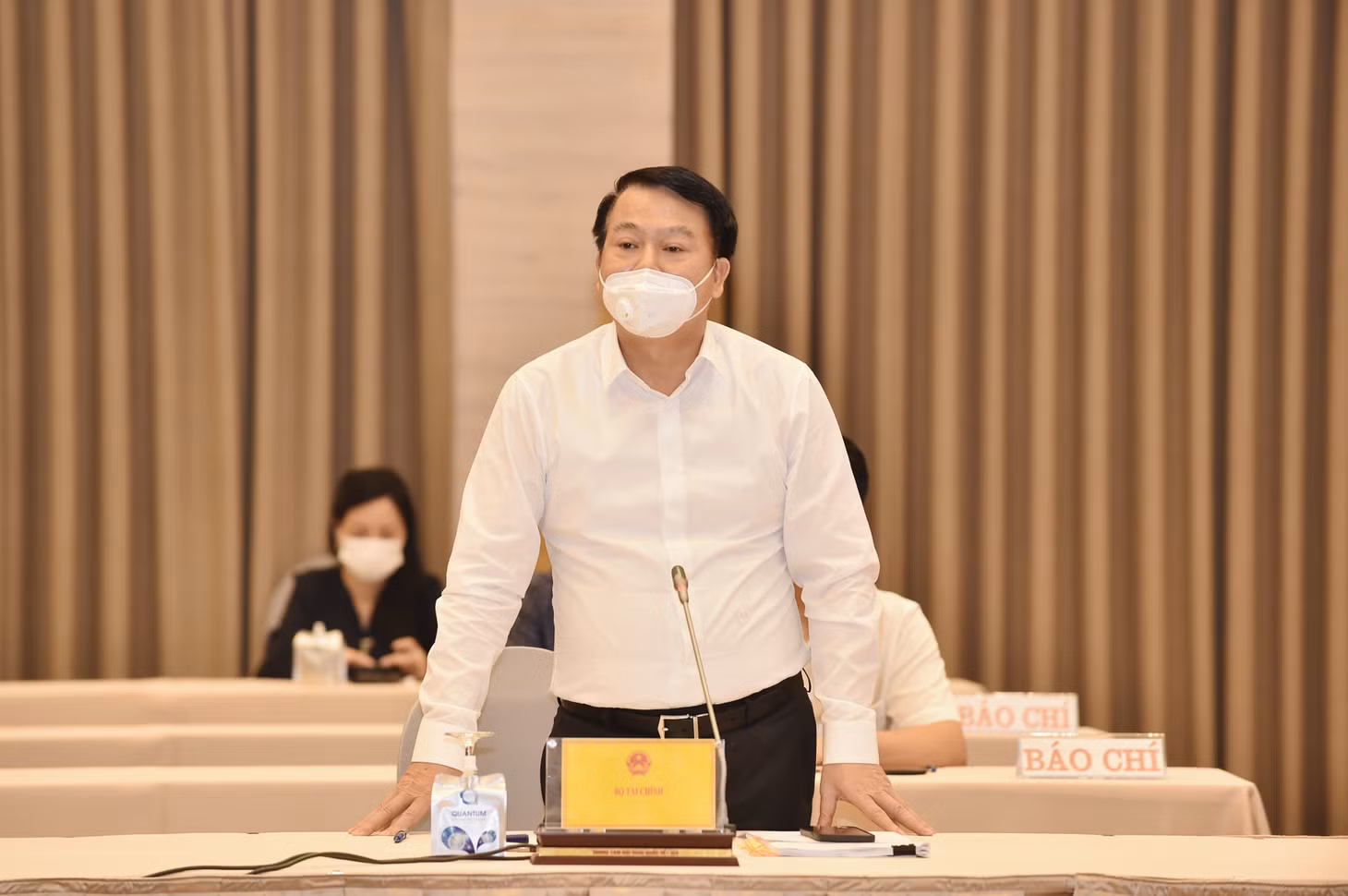 Thứ trưởng Bộ Tài chính Nguyễn Đức Chi phát biểu tại họp báo. Ảnh: VGP/Nhật Bắc Thứ trưởng Bộ Tài chính Nguyễn Đức Chi phát biểu tại họp báo. Ảnh: VGP/Nhật Bắc