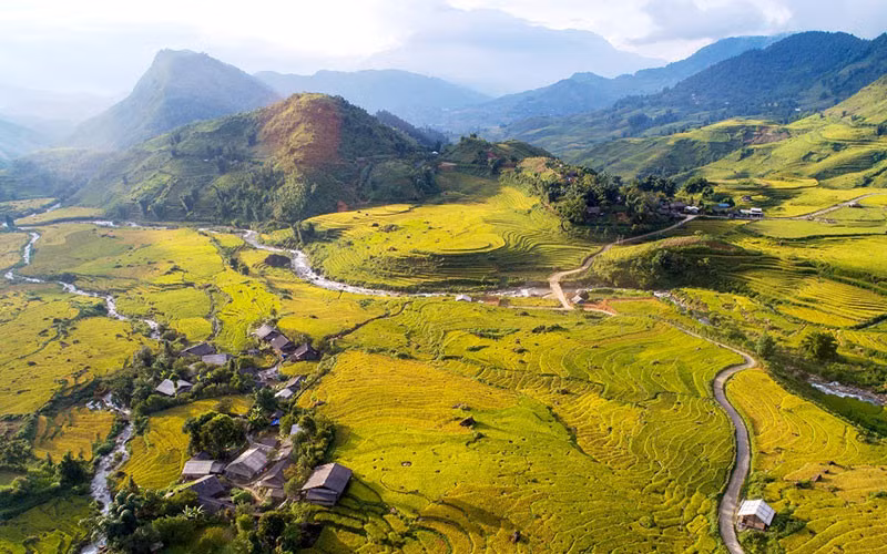 Thung lũng Tả Giàng Phình, Sa Pa (Lào Cai) mùa lúa chín. Ảnh: NGỌC BẰNG