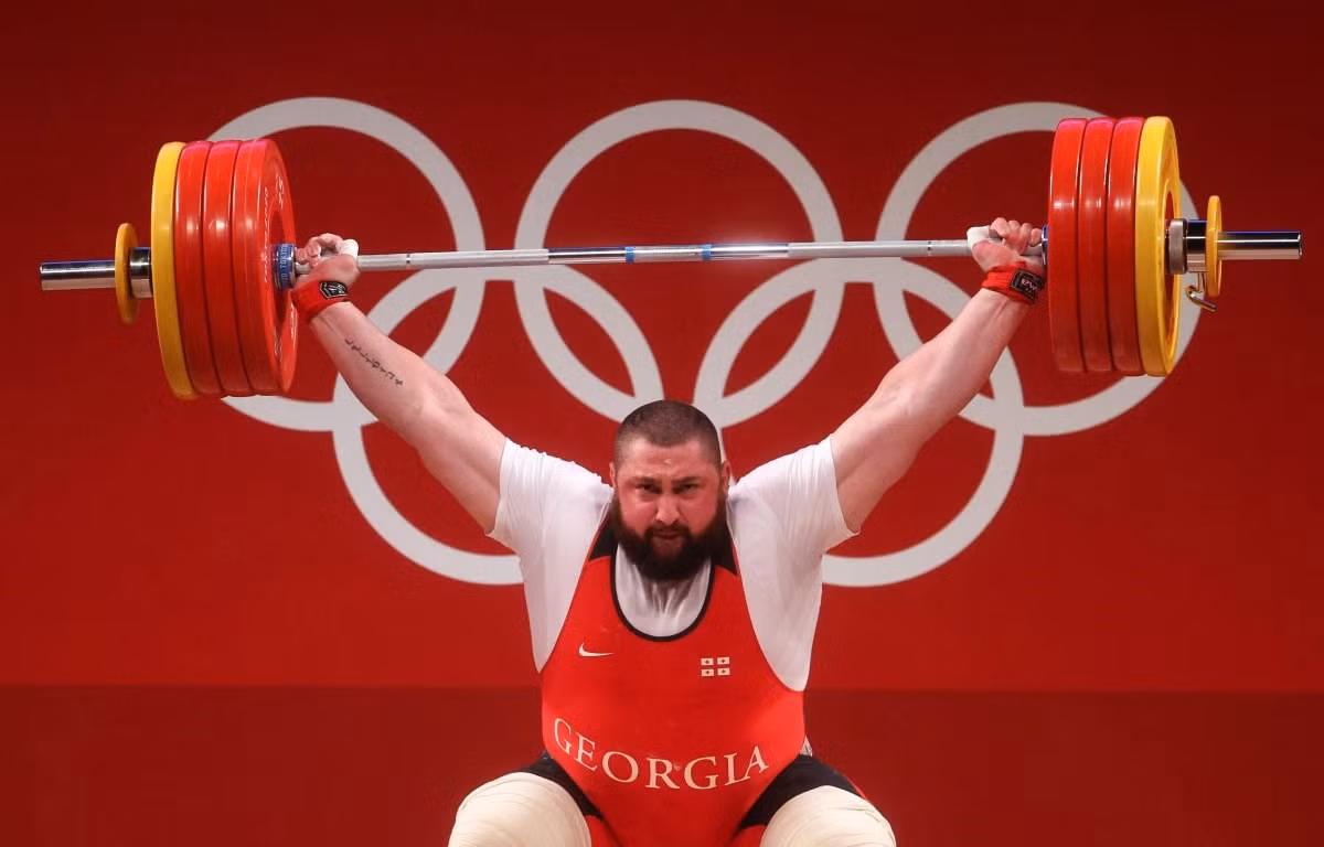 Đô cử Talakhadze phá kỷ lục thế giới ở hạng cân trên 109kg của nam với tổng cử 488kg. (Ảnh: Getty Images)