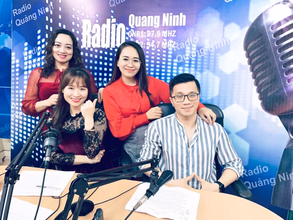 Phòng Biên tập Phát thanh của Trung tâm Truyền thông tỉnh hiện có nhiều giọng đọc truyền cảm.