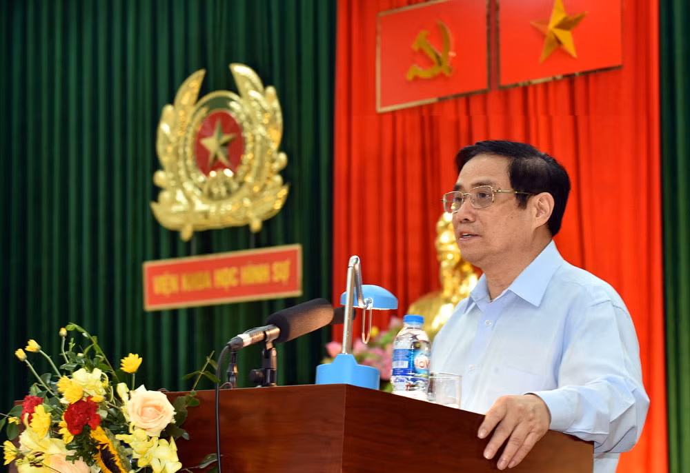 Chính phủ, Thủ tướng Chính phủ mong đợi và luôn tin tưởng rằng, lực lượng Công an nhân dân sẽ tiếp tục phát huy truyền thống vẻ vang, lập nhiều chiến công, thành tích, hoàn thành xuất sắc trọng trách mà Đảng, Nhà nước và Nhân dân giao phó - Ảnh: VGP/Nhật Bắc Chính phủ, Thủ tướng Chính phủ mong đợi và luôn tin tưởng rằng, lực lượng Công an nhân dân sẽ tiếp tục phát huy truyền thống vẻ vang, lập nhiều chiến công, thành tích, hoàn thành xuất sắc trọng trách mà Đảng, Nhà nước và Nhân dân giao phó - Ảnh: VGP/Nhật Bắc