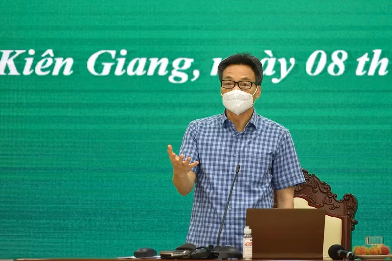 Phó Thủ tướng Vũ Đức Đam làm việc với lãnh đạo tỉnh Kiên Giang ngày 8/8. Ảnh: VGP/Đình Nam