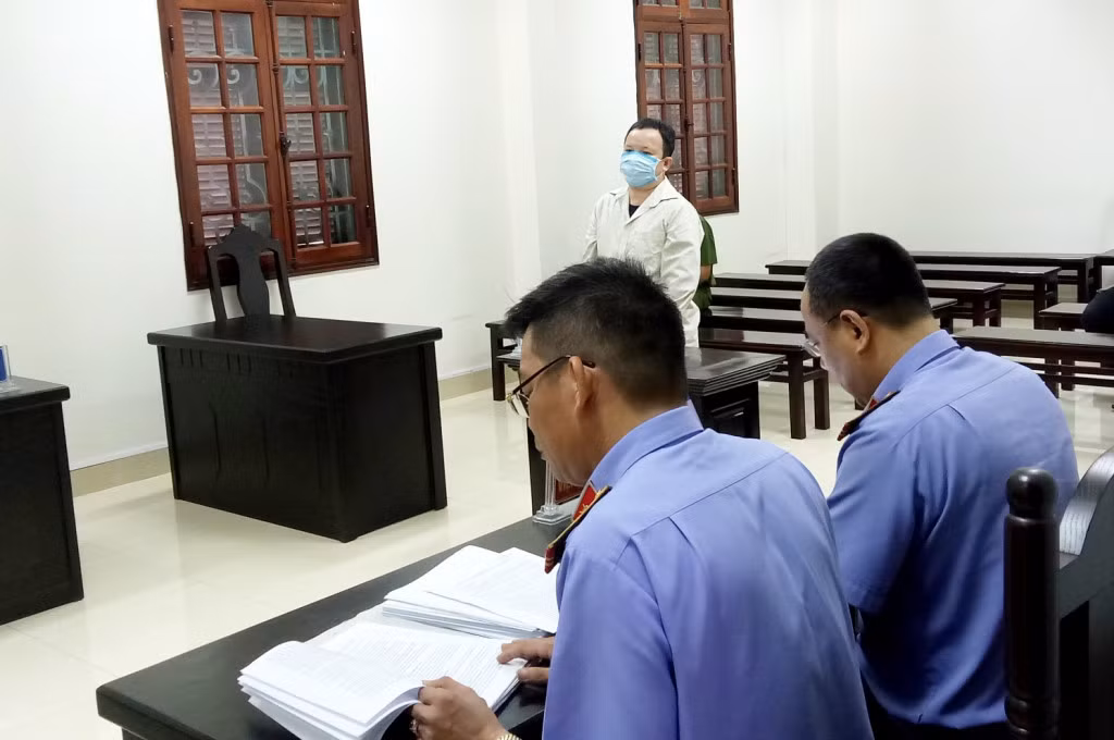 Hình ảnh tại phiên tòa.