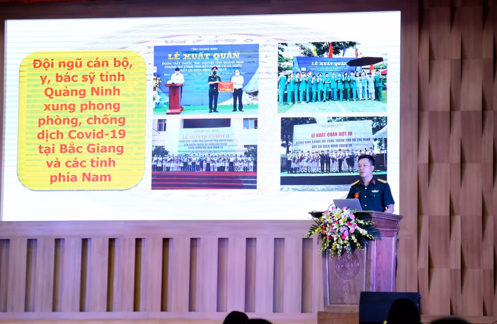 Đại úy Lê Gia Đồng, Trợ lý Tuyên huấn, Phòng Chính trị, Đảng bộ Quân sự tỉnh Quảng Ninh tham gia dự thi thuyết trình.