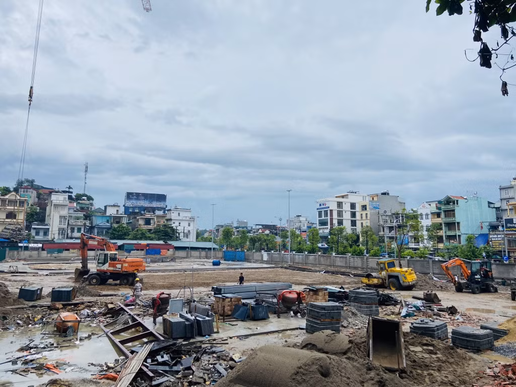 Phần hạ tầng sân nền đã cải tạo đạt 70-80% khối lượng, đảm bảo hoàn thành vào cuối tháng 8.