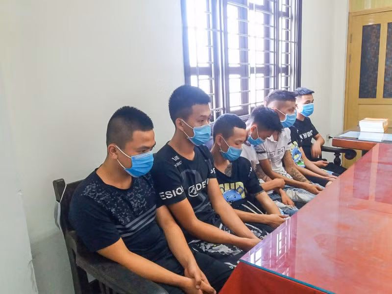 Các đối tượng tại cơ quan Công an.