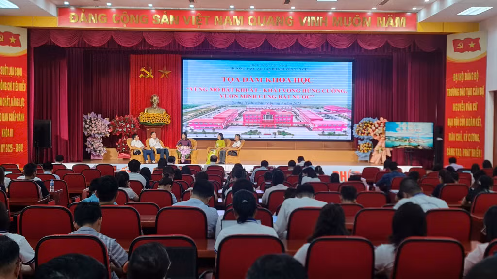 Quang cảnh Tọa đàm khoa học.