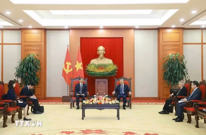 Tổng Bí thư Tô Lâm tiếp Đại sứ Nhật Bản tại Việt Nam Ito Naoki. (Ảnh: Thống Nhất/TTXVN)
