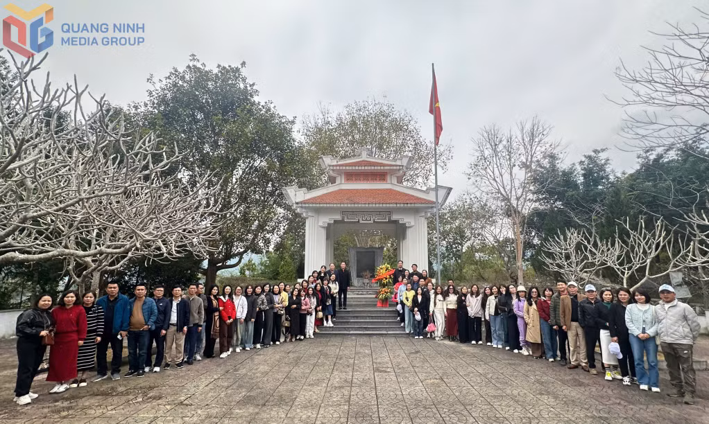 Công đoàn Sở Tư pháp phối hợp cùng Ban lãnh đạo tổ chức chương trình về nguồn tham quan di tích lịch sử cách mạng, khu di tích lịch sử Bộ Tư pháp tại tỉnh Tuyên Quang, tháng 3/2025.