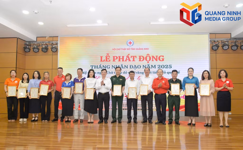 Vinh danh các tập thể, cá nhân luôn đồng hành cùng phong trào nhân đạo của tỉnh.