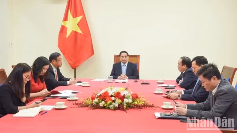Quang cảnh cuộc điện đàm (Ảnh: TRẦN HẢI).