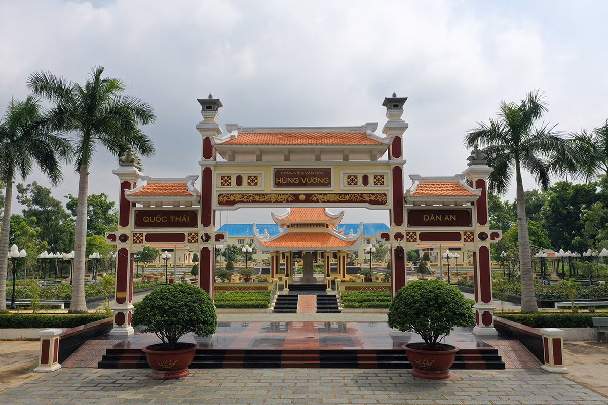 Những đền thờ Vua Hùng ấn tượng khắp Việt Nam ảnh 6