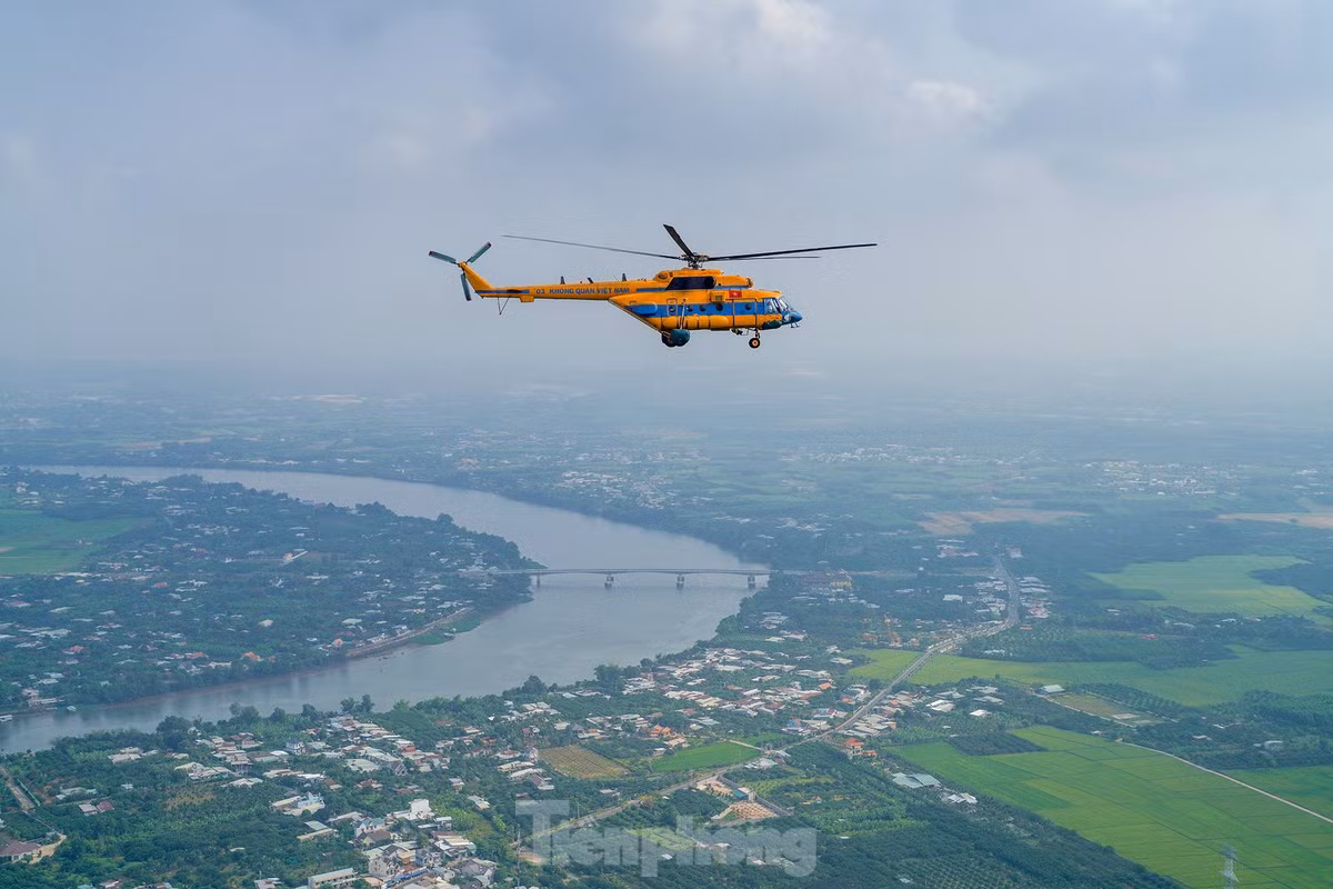 Cầu Hoá An nhìn từ trên cao.