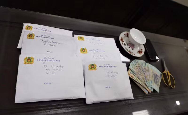 Tang vật thu giữ tại chiếu bạc.
