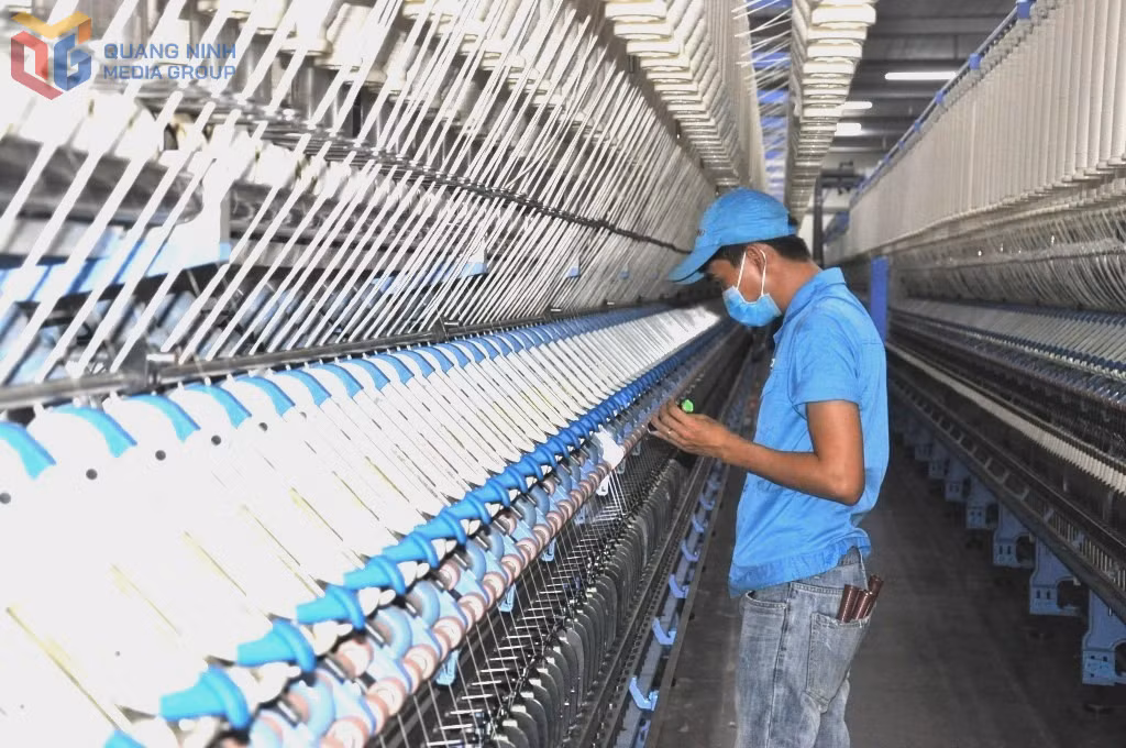 Lao động làm việc tại KCN Cảng biển Hải Hà
