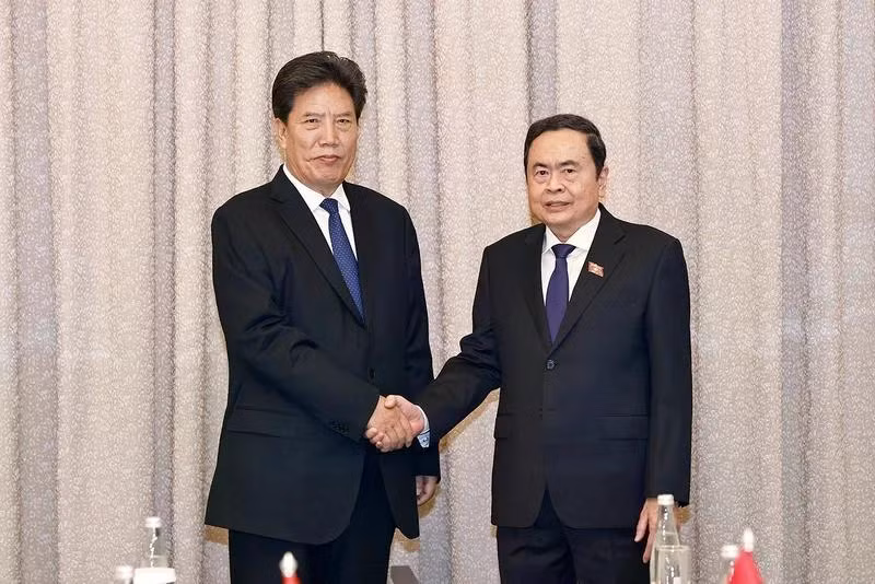 Chủ tịch Quốc hội Trần Thanh Mẫn gặp Phó Ủy viên trưởng Ủy ban Thường vụ Đại biểu Nhân dân toàn quốc Trung Quốc Lạc Tang Giang Thôn. (Ảnh: Doãn Tấn/TTXVN)