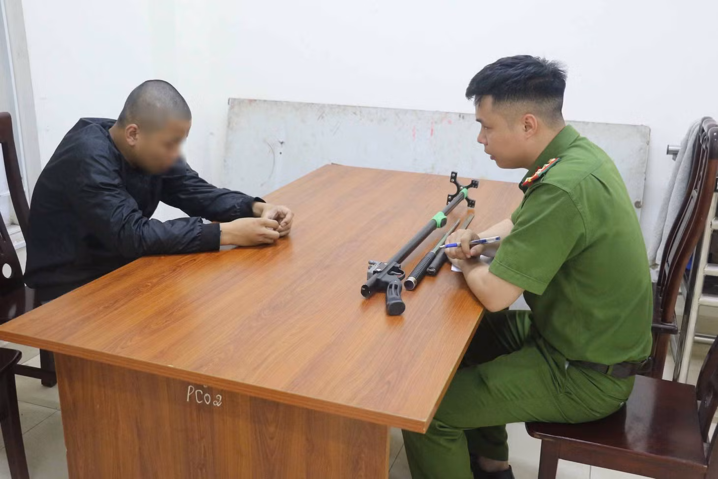 Cơ quan Công an lấy lời khai đối tượng Nguyễn Văn Trường. Ảnh: Ngọc Anh
