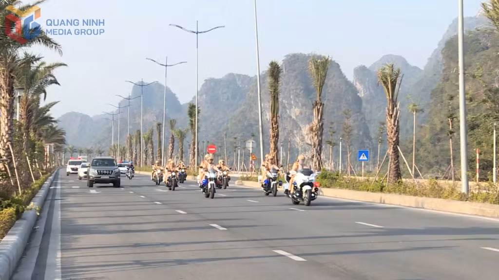 Lực lượng CSGT, Công an tỉnh Quảng Ninh ra quân đảm bảo TTATGT năm 2025.