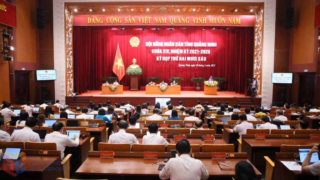 Quang cảnh kỳ họp.
