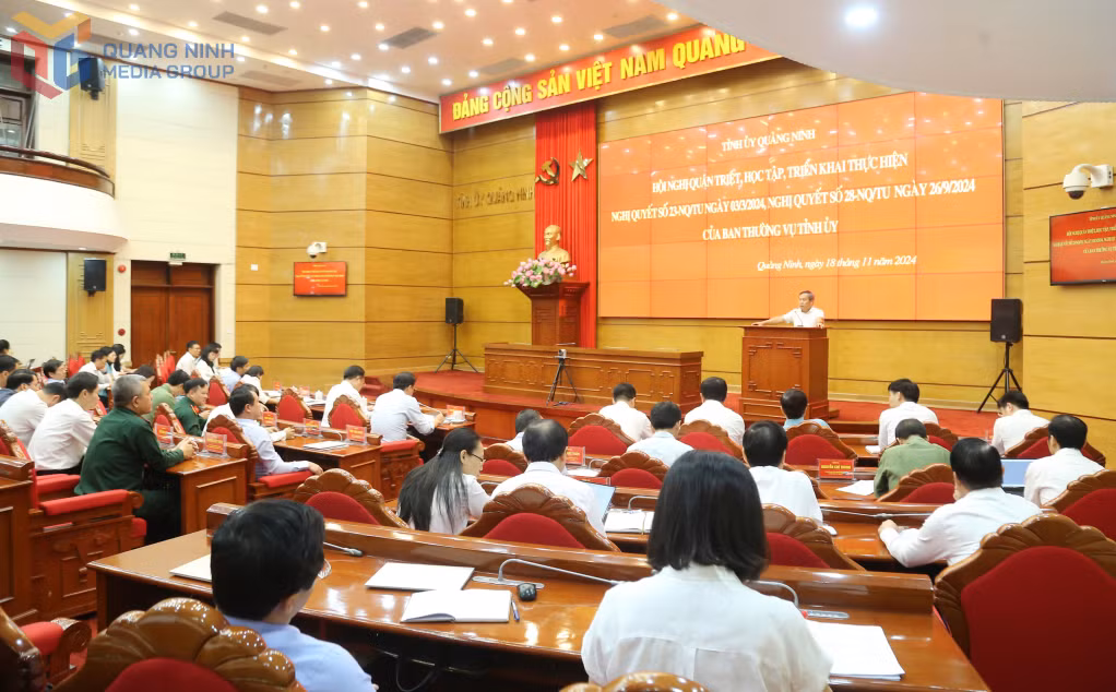 Tỉnh ủy tổ chức hội nghị quán triệt, học tập, triển khai thực hiện các văn bản của Trung ương và của Tỉnh ủy.